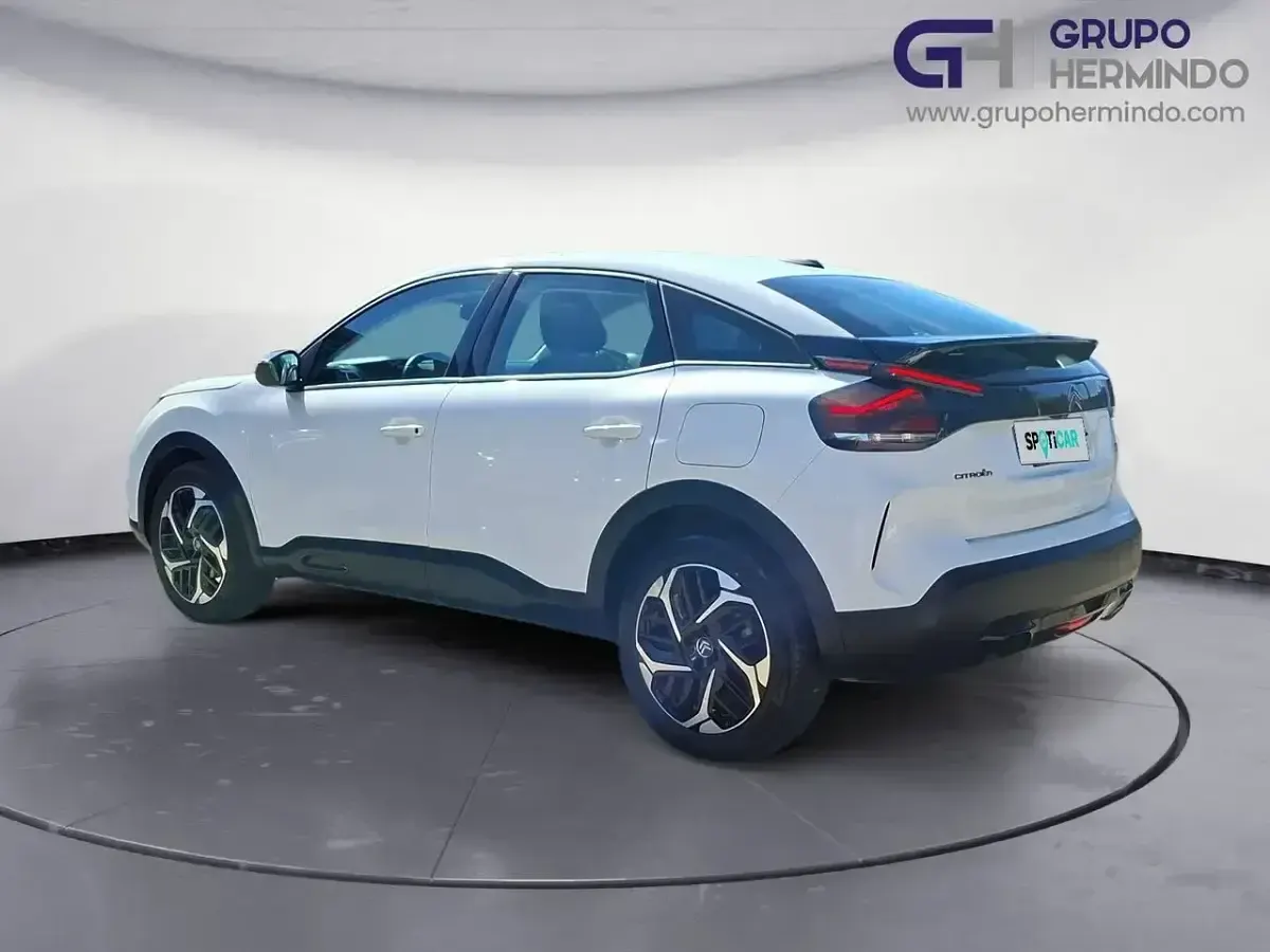 Begagnad Citroën C4 Feel 130 HK (95 kW) 2021 Vit Sedan