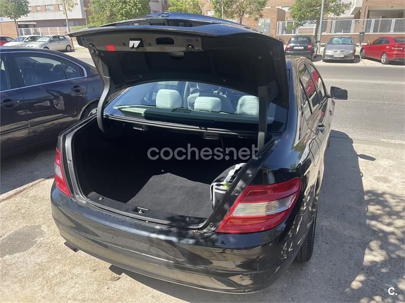 Negro Usado 2010 Mercedes C200 Berlina | 8000 € (Precio justo) - Imagen 1/3