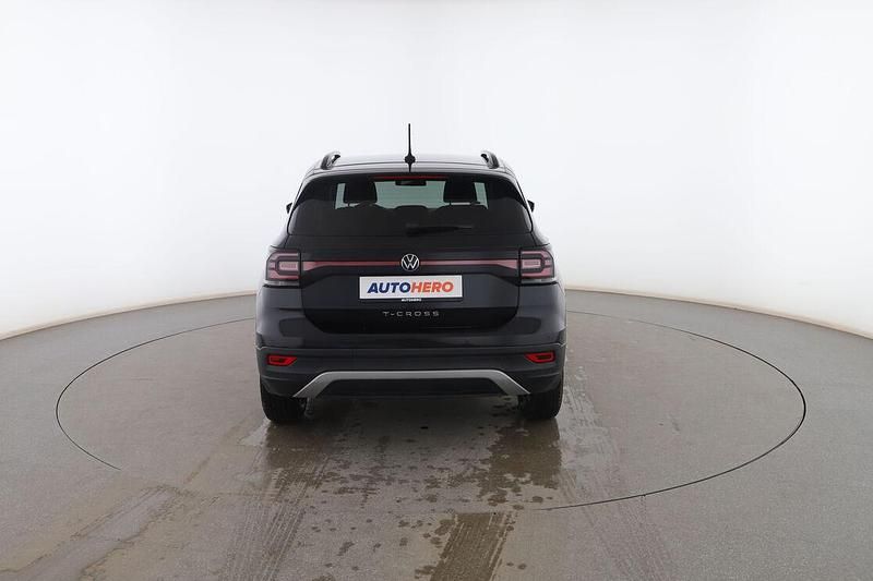 Usado VW T-Cross Advance 110 CV (80 kW) 2021 Negro SUV