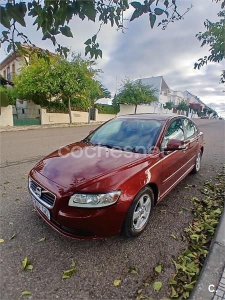 Granate Usado 2010 Volvo S40 Kinetic Berlina | 6750 € (Precio justo) - Imagen 1/4