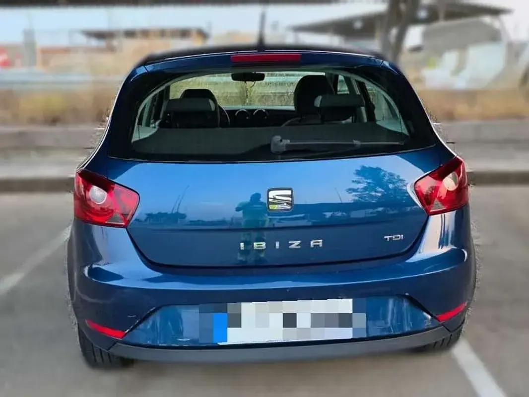 Usado Seat Ibiza Style 105 CV (77 kW) 2016 Azul Berlina