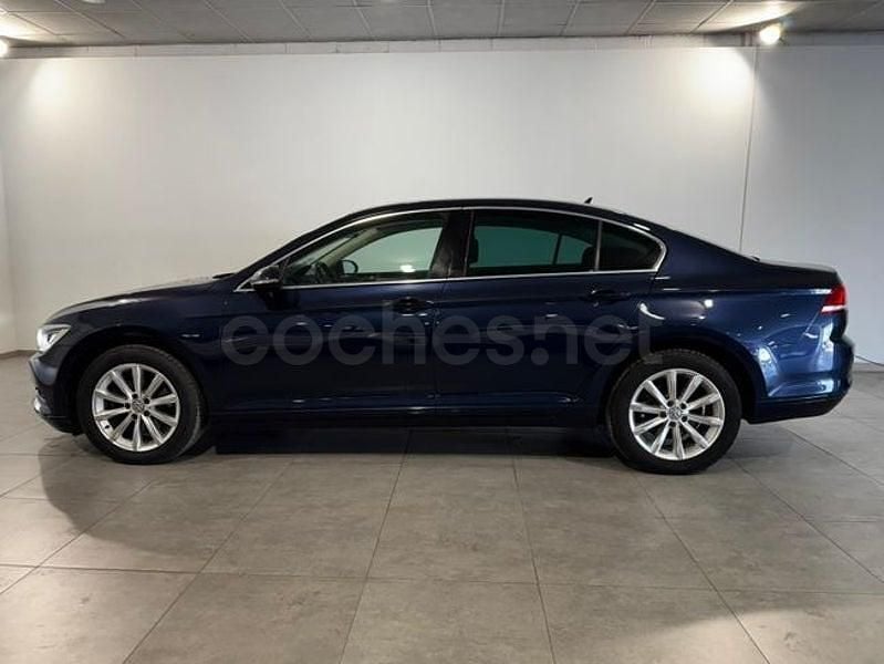 Usado VW Passat Advance 150 CV (110 kW) 2016 Azul Berlina