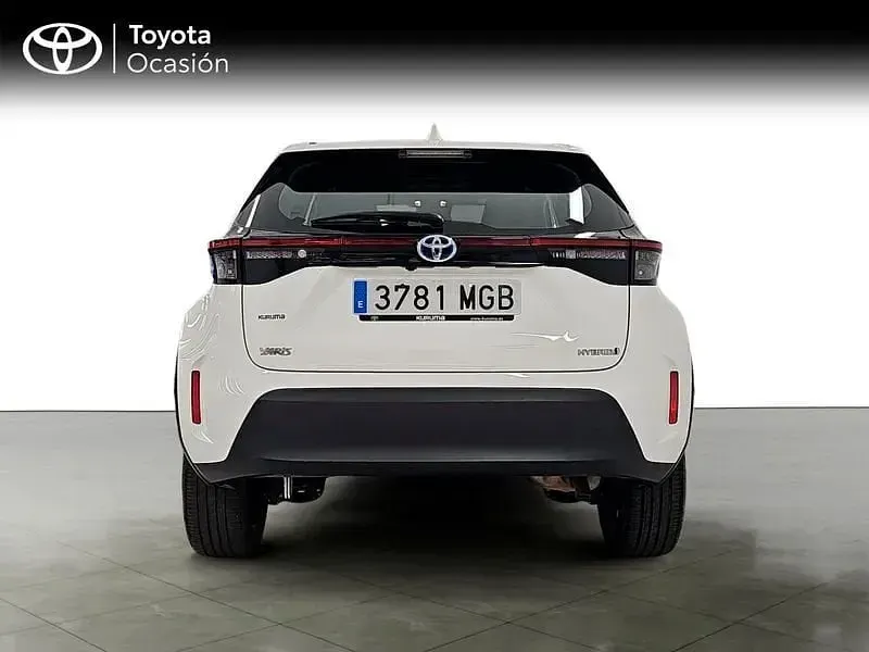 Usado Toyota Yaris Active 116 CV (85 kW) 2023 Blanco Utilitario