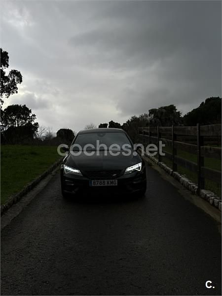 Usado Seat Leon CUPRA 300 CV (220 kW) 2018 Negro Berlina