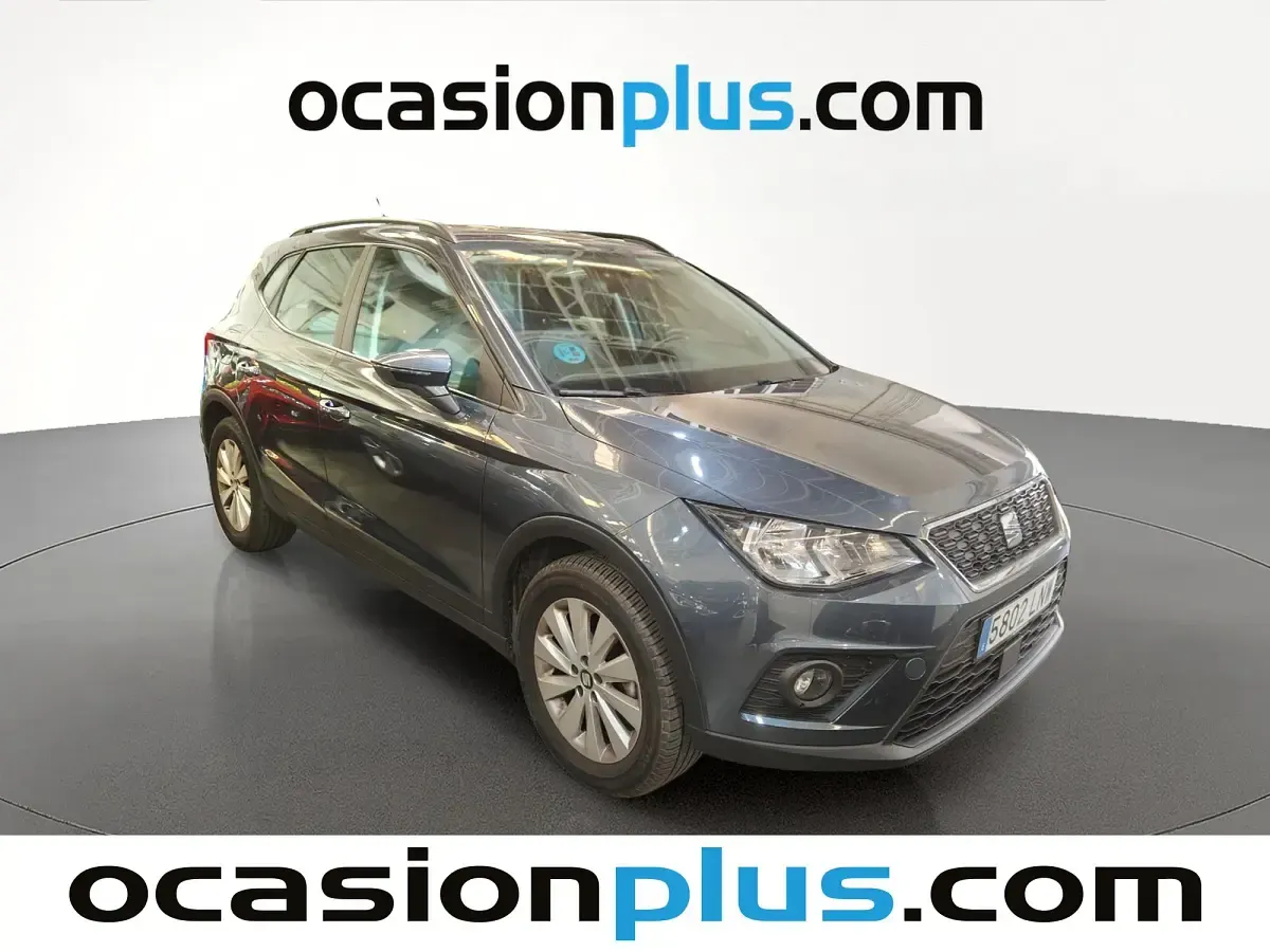 Usado Seat Arona Style 110 CV (80 kW) 2021 Gris SUV