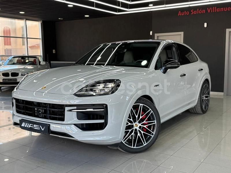 Usado Porsche Cayenne 519 CV (381 kW) 2024 Gris / plata SUV