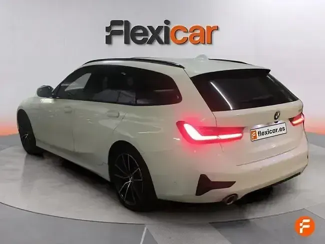 Usado BMW 330e 292 CV (214 kW) 2020 Blanco Familiar