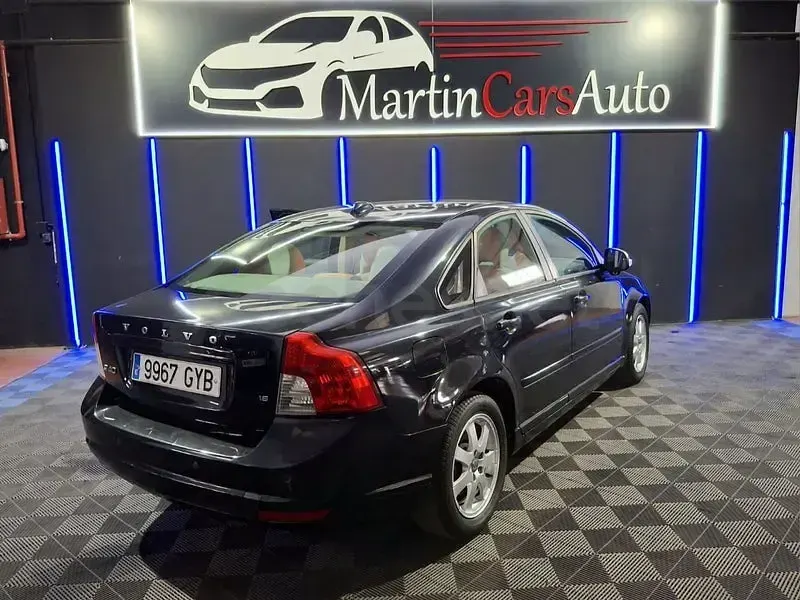 Usado Volvo S40 Kinetic 100 CV (73 kW) 2010 Negro Berlina
