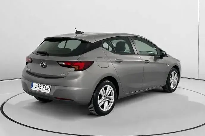 Usado Opel Astra Selective 110 CV (80 kW) 2017