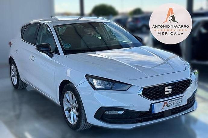 Usado Seat Leon ST Business 101 CV (74 kW) 2021 Blanco Familiar