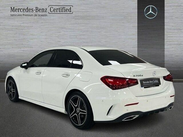 Usado Mercedes A200 AMG line 150 CV (110 kW) 2024 Blanco Berlina