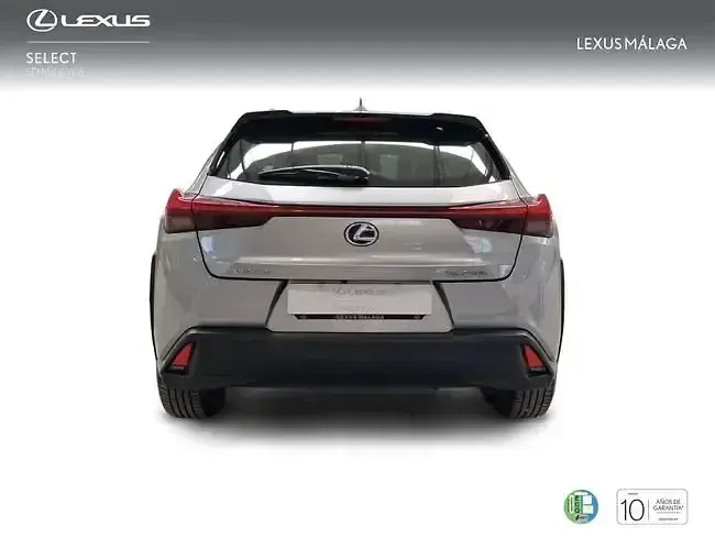 Usado Lexus UX Business Edition 184 CV (135 kW) 2022 Gris / plata SUV