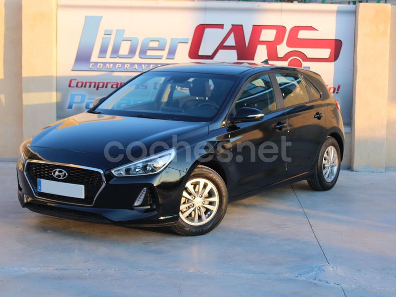Negro Usado 2017 Hyundai i30 Berlina | 11.990 € (Precio justo) - Imagen 1/4
