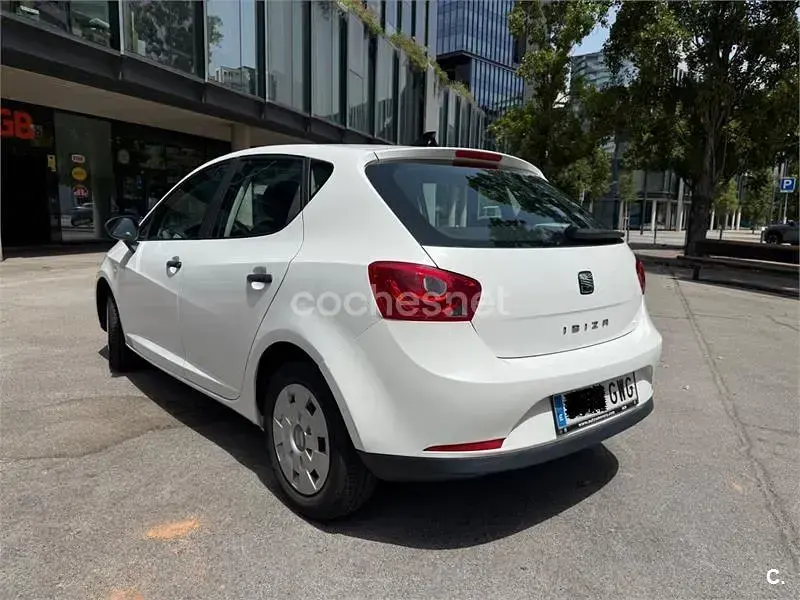 Usado Seat Ibiza 60 CV (44 kW) 2010 Blanco Berlina