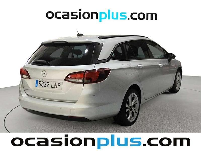 Usado Opel Astra Ultimate 145 CV (106 kW) 2021 Plateado Familiar