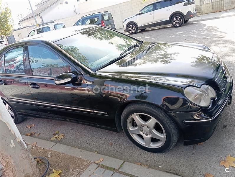 Usado Mercedes C240 Elegance 170 CV (125 kW) 2003 Negro Berlina