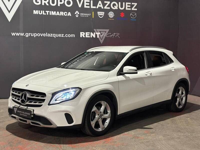Usado Mercedes GLA180 Urban 122 CV (89 kW) 2019 Blanco SUV