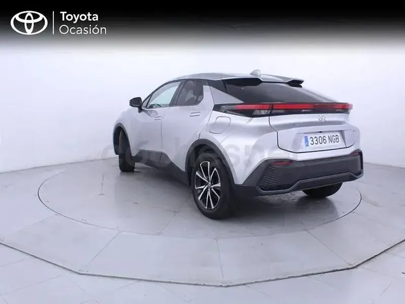 Usado Toyota C-HR Advance 140 CV (102 kW) 2025 Gris / plata SUV