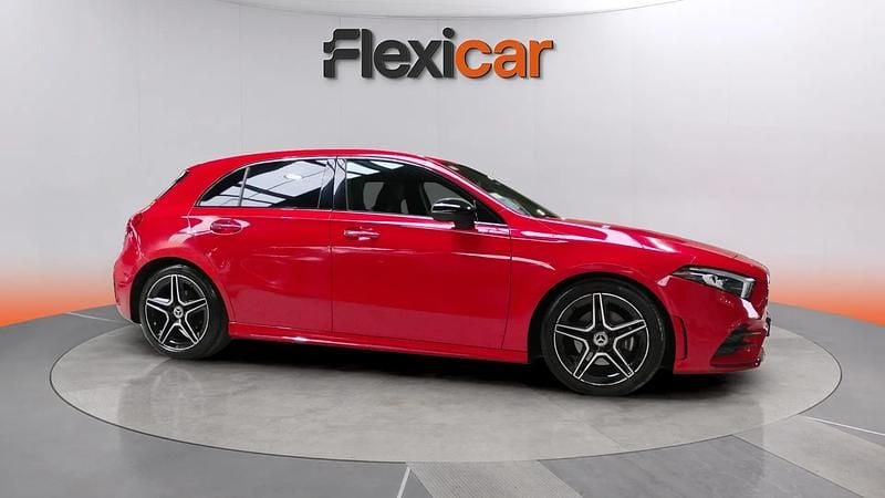 Usado Mercedes A180 116 CV (85 kW) 2019 Rojo Utilitario