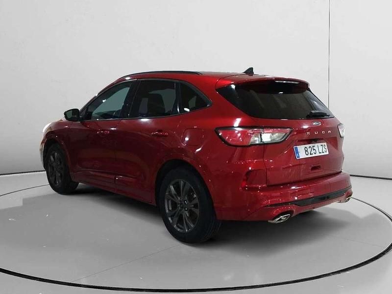 Usado Ford Kuga ST-Line 151 HP (111 kW) 2022 Vermelho SUV