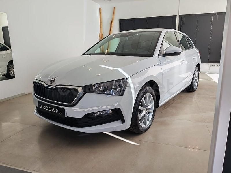 Usado Skoda 110 R Ambition 110 CV (80 kW) 2021 Blanco Berlina
