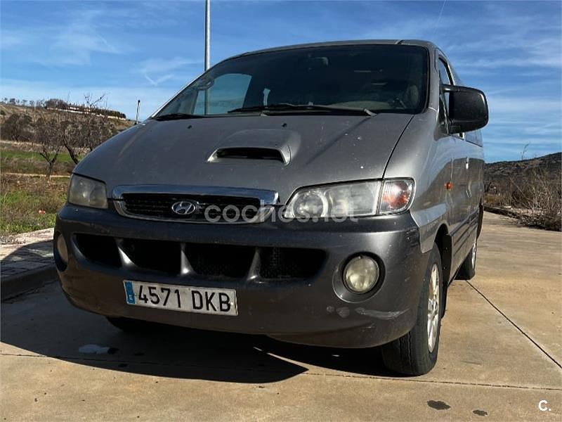 Gris / plata Usado 2005 Hyundai H-1 Monovolumen | 3700 € - Imagen 1/4