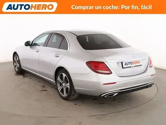 Usado Mercedes E220 Avantgarde 195 CV (143 kW) 2017 Gris Berlina