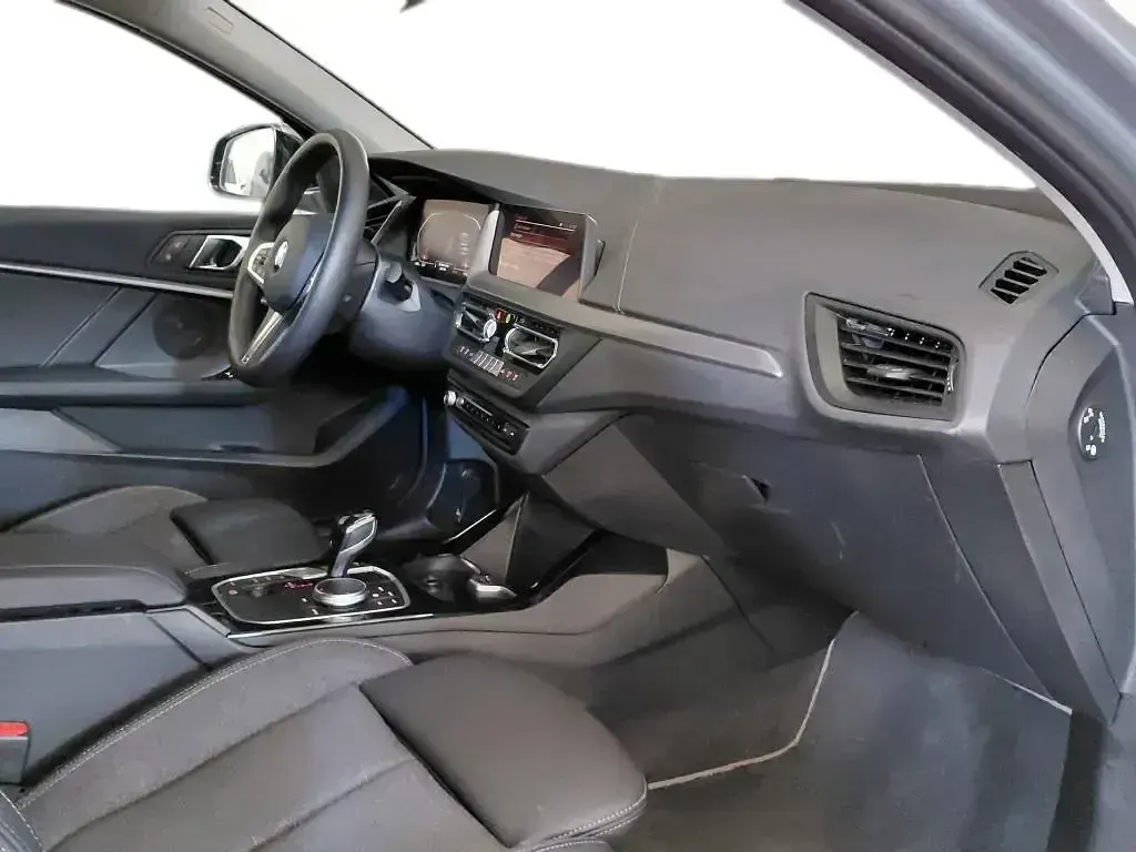 Usado BMW 116 116 CV (85 kW) 2024 Gris / plata Utilitario