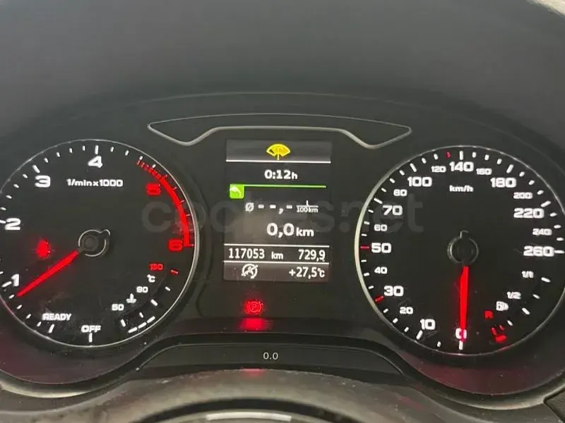Usado Audi A3 116 CV (85 kW) 2019 Gris / plata Berlina