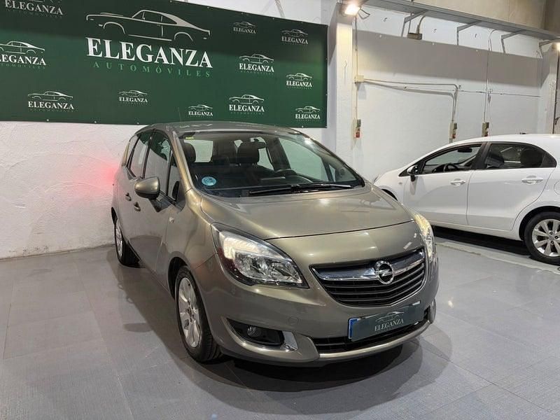 Usado Opel Meriva Excellence 140 CV (102 kW) 2014 Gris / plata Monovolumen