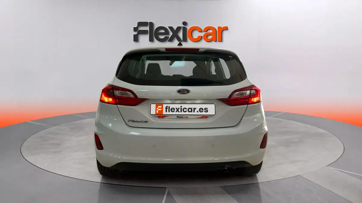 Usado Ford Fiesta Active 85 CV (62 kW) 2018 Blanco Utilitario