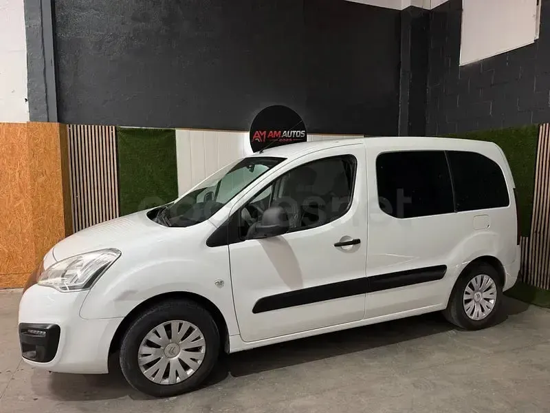 Usado Citroën Berlingo Live 75 CV (55 kW) 2015 Blanco Monovolumen