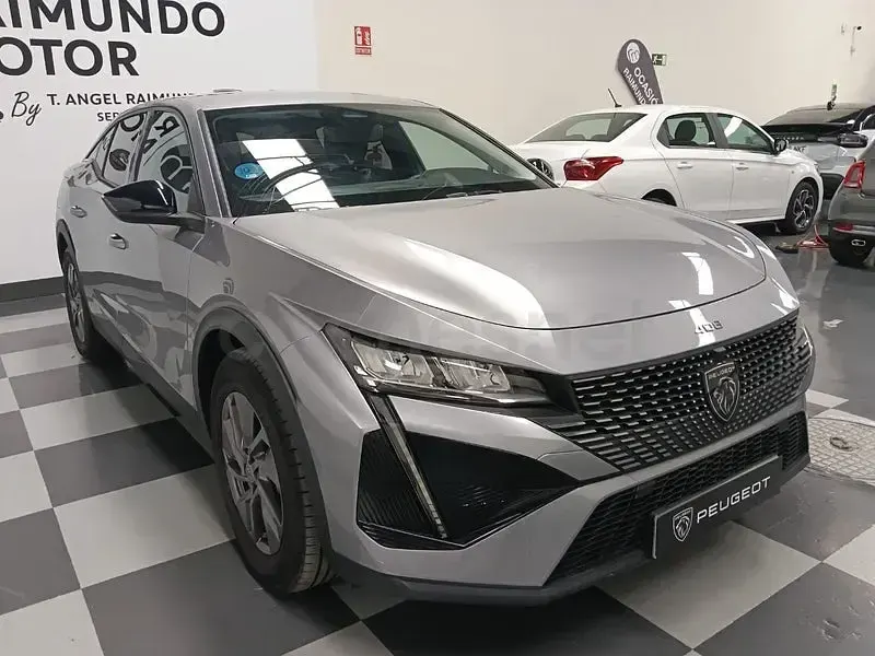 Usado Peugeot 408 Allure 225 CV (165 kW) 2025 Gris / plata SUV