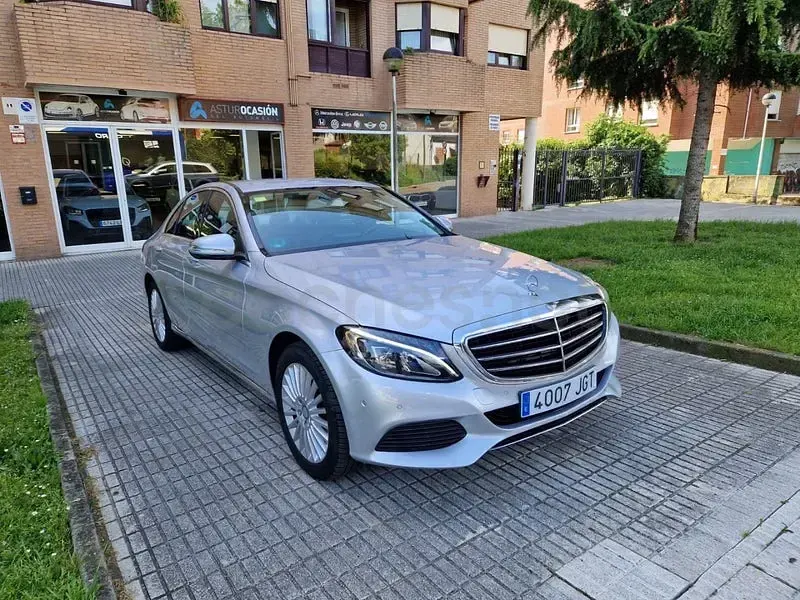 Usado Mercedes C220 170 CV (125 kW) 2015 Gris / plata Berlina