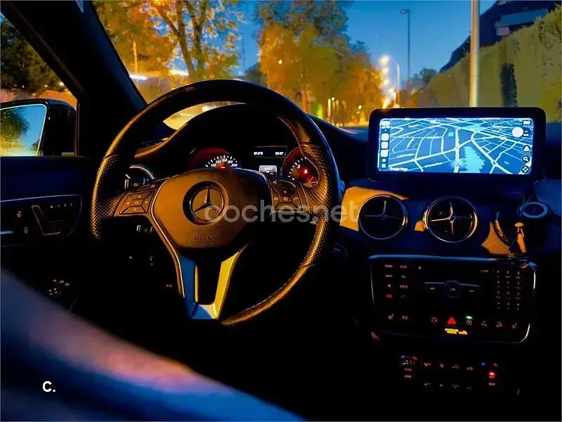 Usado Mercedes GLA220 AMG line 170 CV (125 kW) 2015 Gris / plata SUV