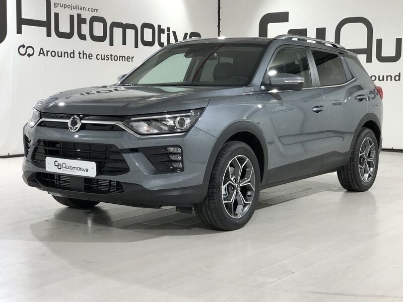 Gris Usado 2023 Ssangyong Korando | 29.990 € - Imagen 1/4