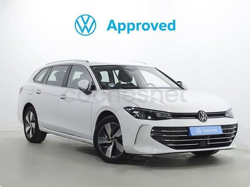 Usado VW Passat Business 150 CV (110 kW) 2024 Blanco Familiar