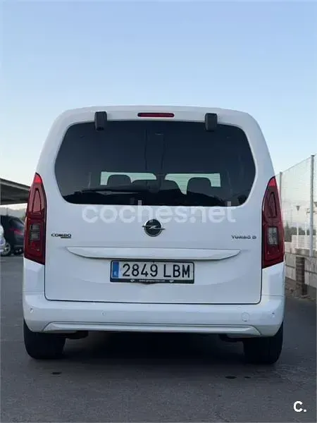 Usado Opel Combo 100 CV (73 kW) 2024 Blanco Monovolumen