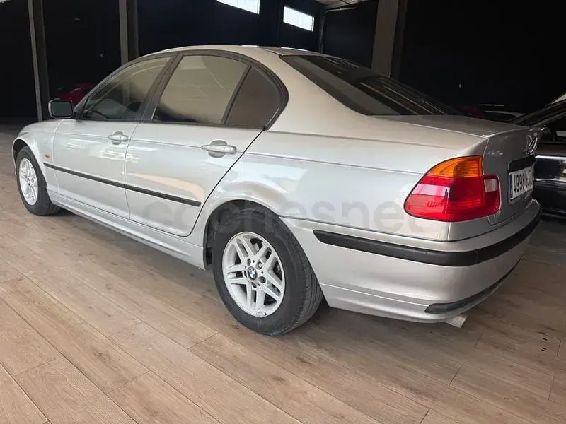 Usado BMW 318 143 CV (105 kW) 2001 Gris / plata Berlina