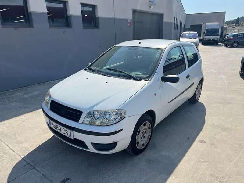 Blanco Usado 2003 Fiat Punto Active Utilitario | 1990 € (Precio justo) - Imagen 1/4