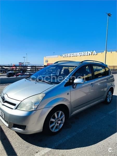 Usado Toyota Corolla Verso Sol 129 CV (94 kW) 2005 Gris / plata Monovolumen