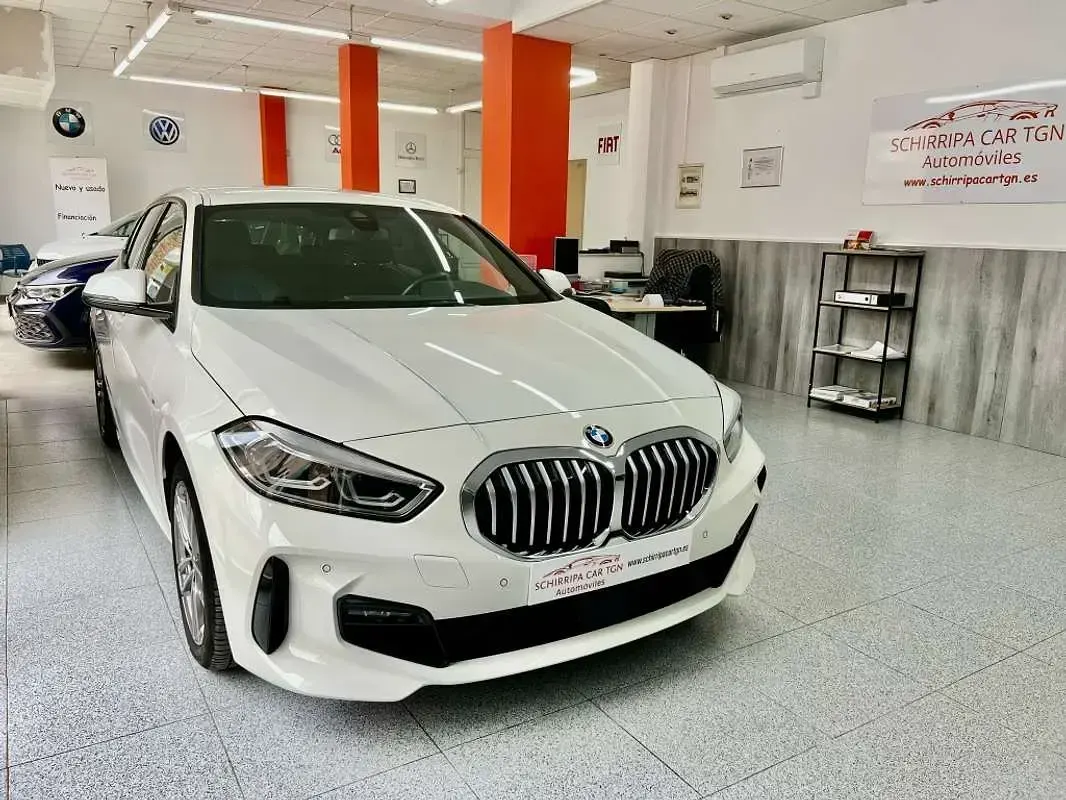 Usado BMW 118 M Sport 136 CV (100 kW) 2023 Blanco Utilitario