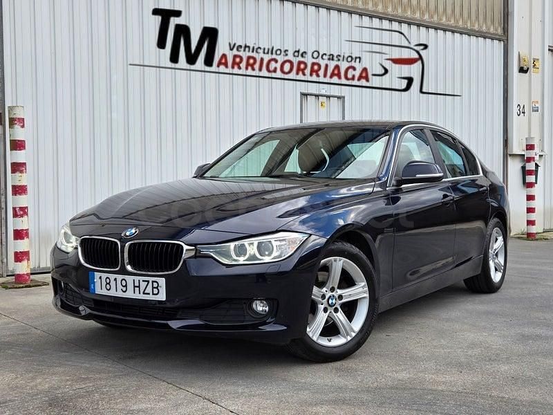 Usado BMW 318 Comfort Edition 143 HP (105 kW) 2014 Azul Sedan