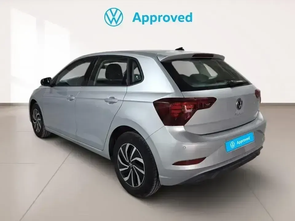 Begagnad VW Polo Life 95 HK (69 kW) 2024 Grå Sedan