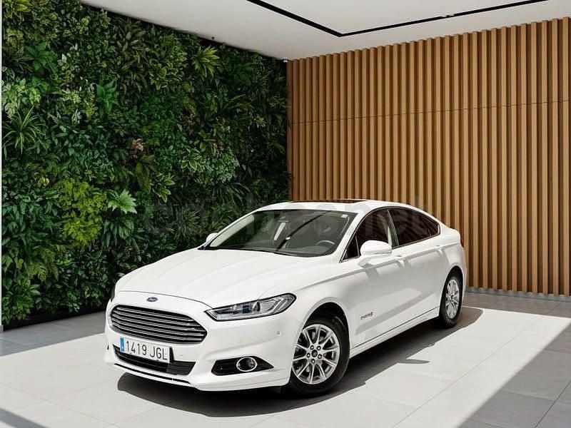 Usado Ford Mondeo Titanium 187 CV (137 kW) 2015 Blanco Berlina