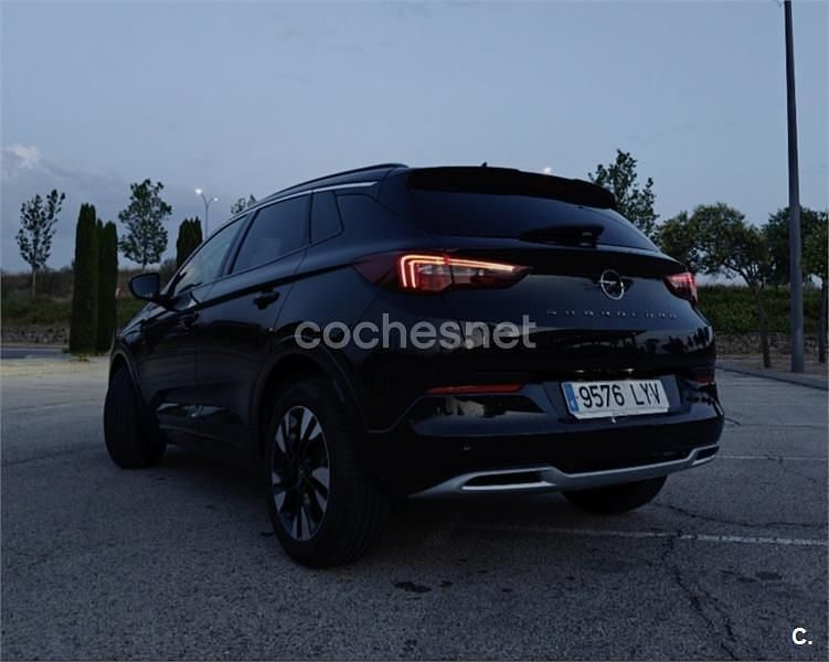 Usado Opel Grandland X Ultimate 130 CV (95 kW) 2022 Negro SUV
