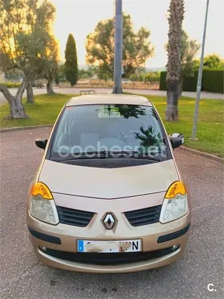 Usado Renault Modus Authentique 75 CV (55 kW) 2005 Beige Monovolumen