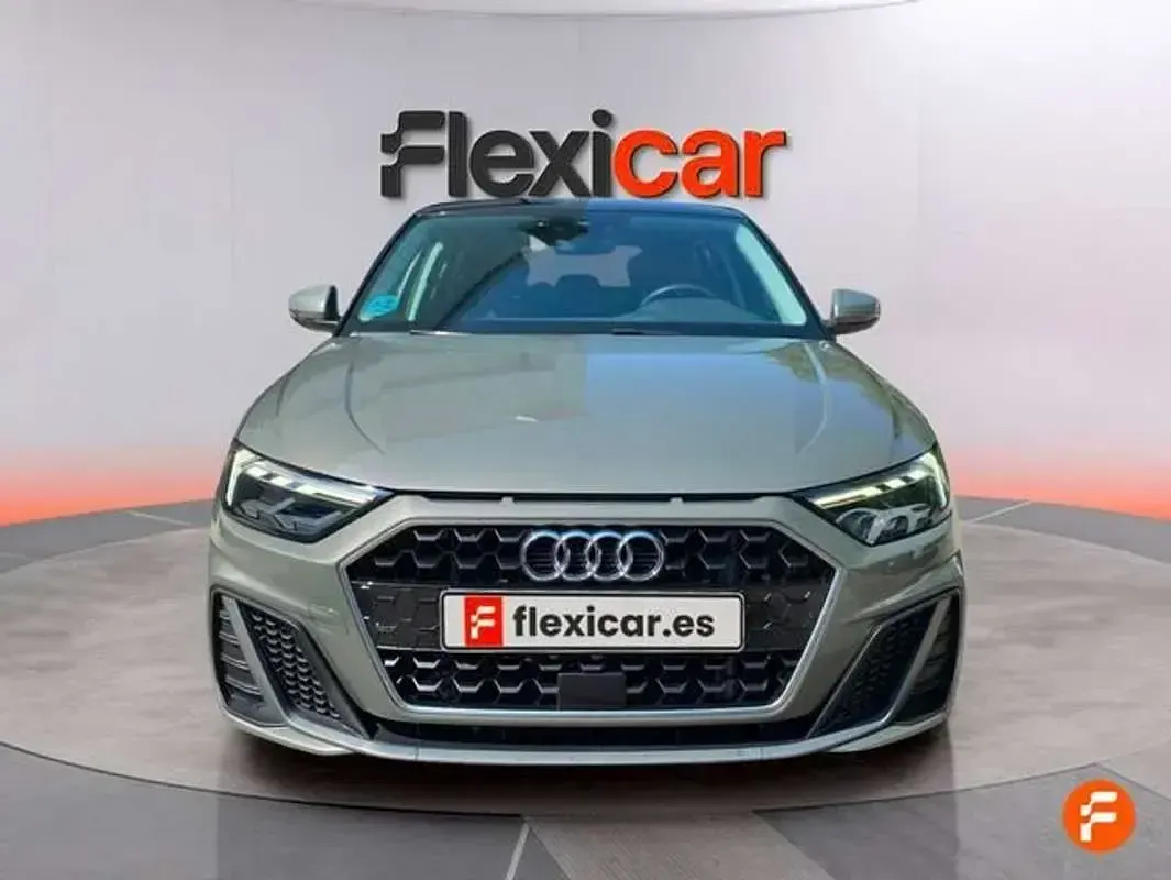 Usado Audi A1 Sportback 95 CV (69 kW) 2019 Gris Utilitario