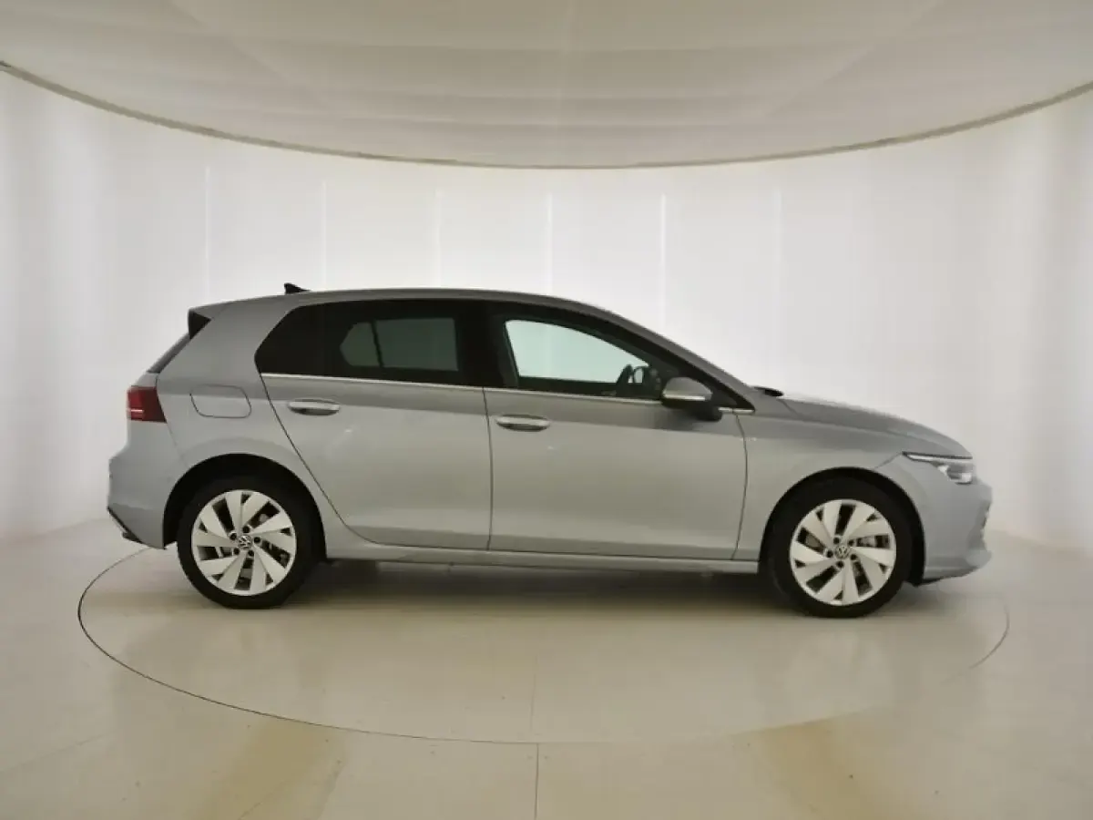 Usado VW Golf VIII Style 204 CV (150 kW) 2025 Gris/plata