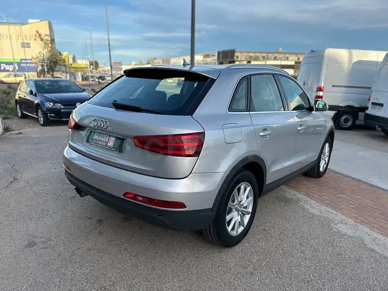 Usado Audi Q3 Attraction 140 CV (102 kW) 2014 Gris / plata SUV
